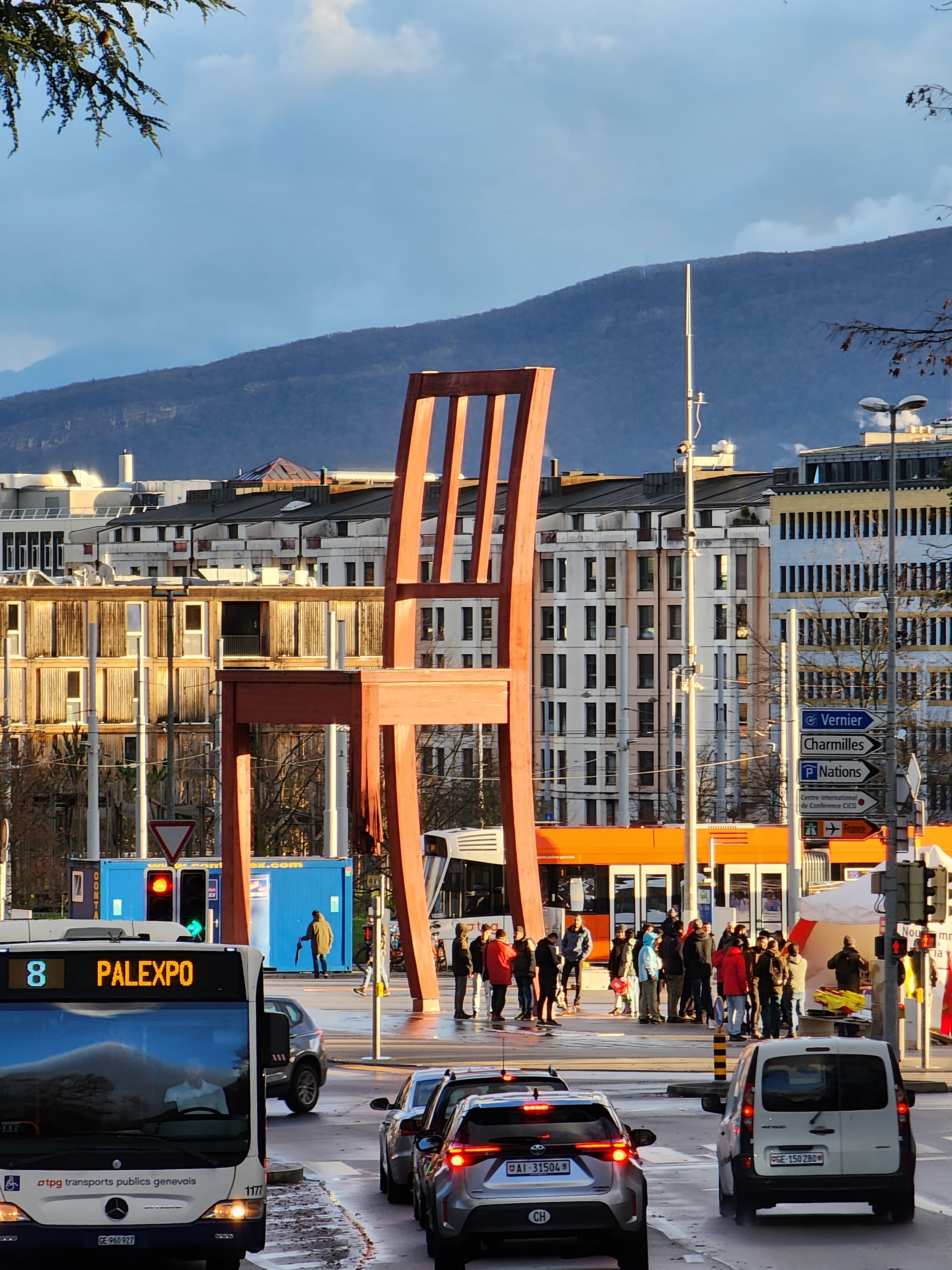 The fountain and the three-legged chair on Place des Nations, Geneva